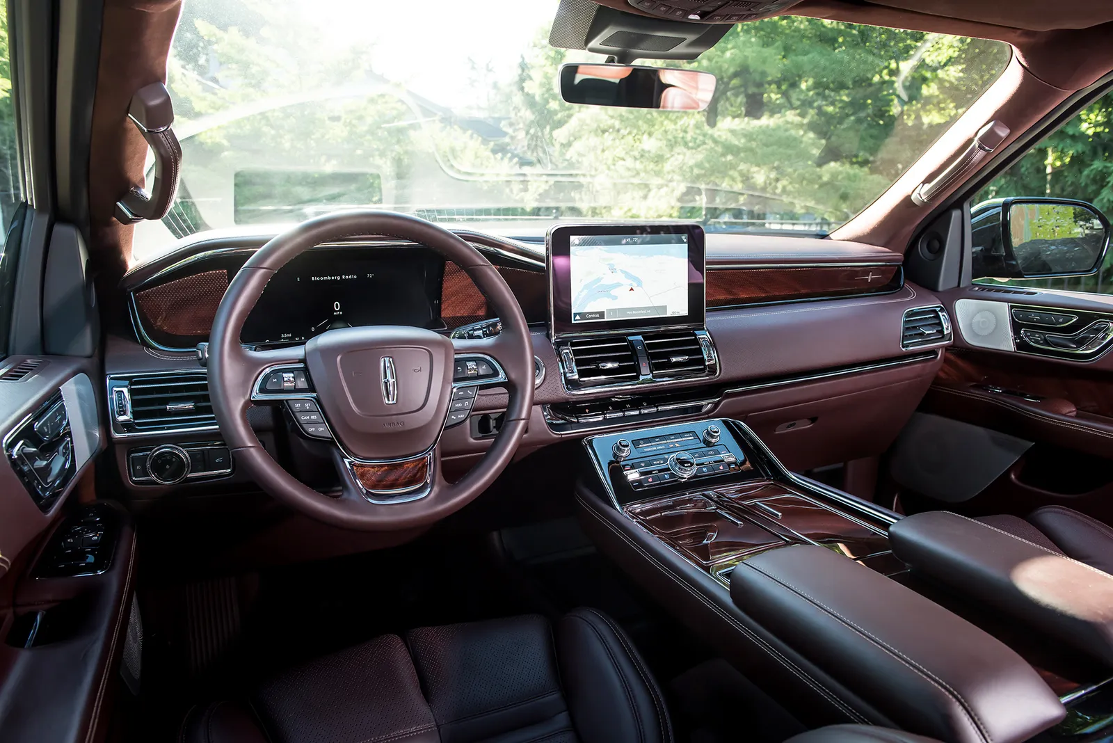 Insanely-Expensive-SUVs-gq-Lincoln-Navigator